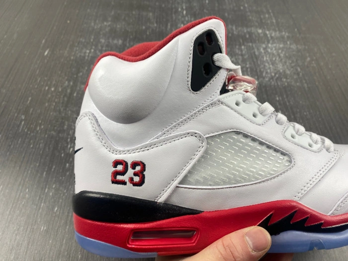 Air Jordan 5 Retro Fire Red (2024)  136027-120