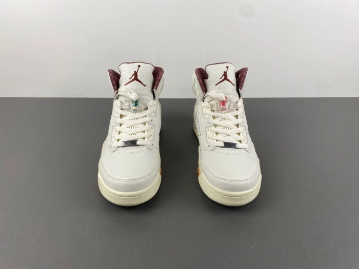 Air Jordan 5 "El Grito" Sail and Dark Pony    HF8833-100