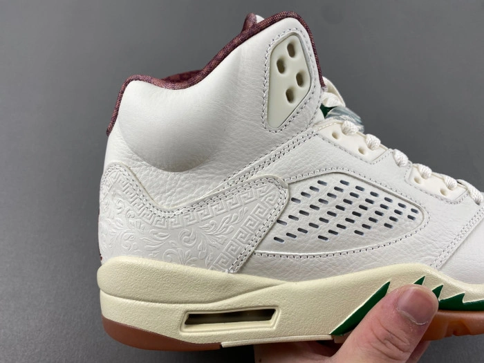 Air Jordan 5 "El Grito" Sail and Dark Pony    HF8833-100