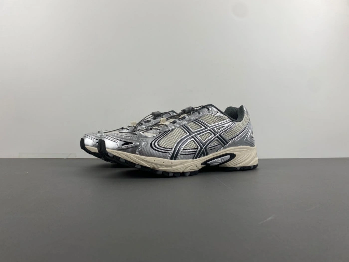 Asics Gel-Kahana TR V4 "White Silver"