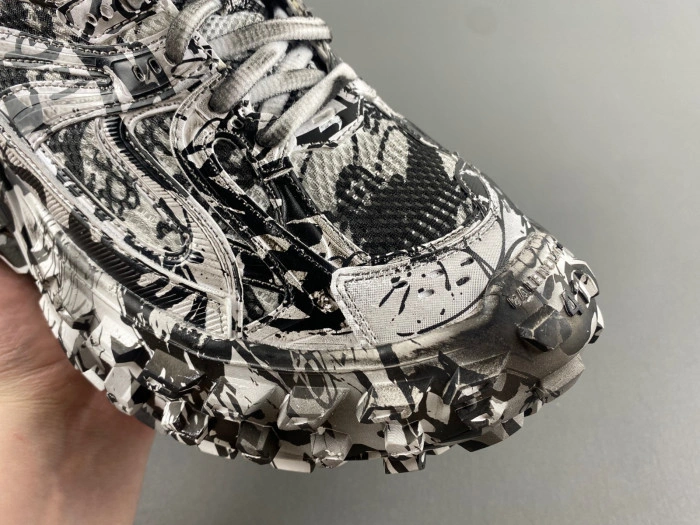 BALENCIAGA Defender