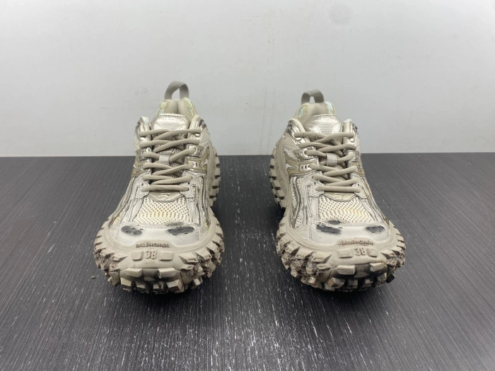 BALENCIAGA Defender