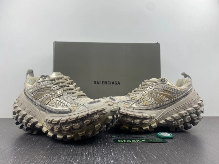 BALENCIAGA Defender
