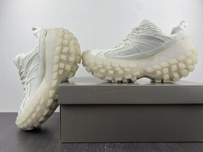 BALENCIAGA Defender