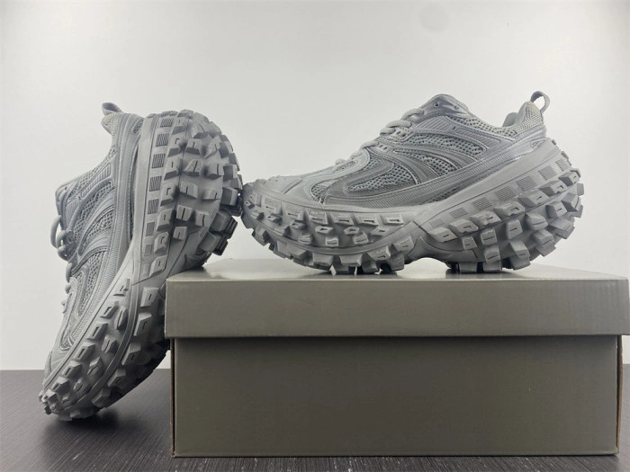 BALENCIAGA Defender