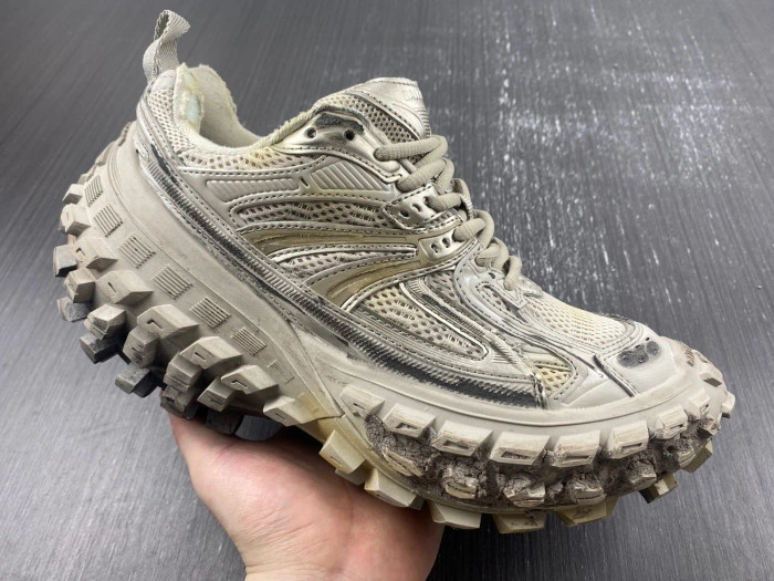 BALENCIAGA Defender
