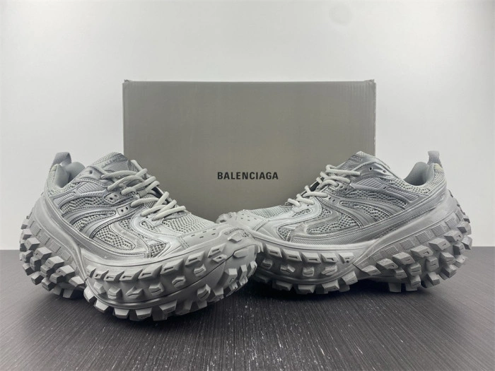BALENCIAGA Defender
