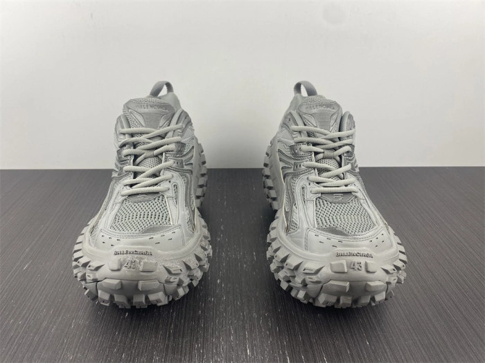 BALENCIAGA Defender