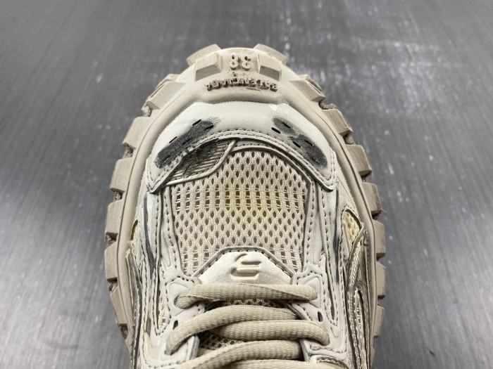 BALENCIAGA Defender