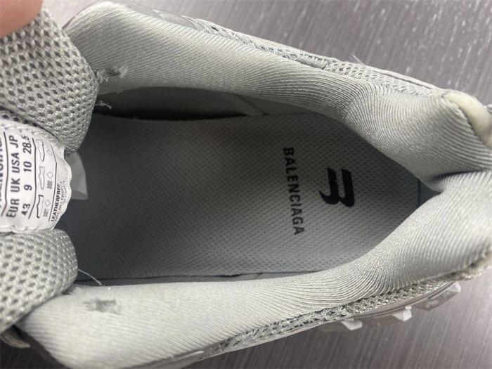 BALENCIAGA Defender