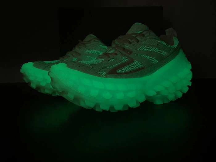 BALENCIAGA Defender