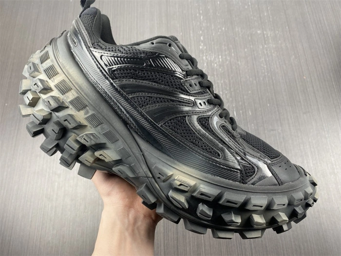 BALENCIAGA Defender