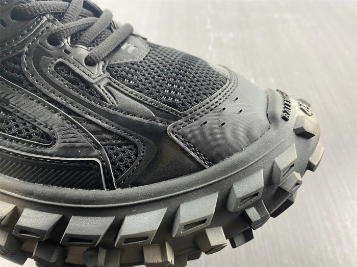 BALENCIAGA Defender