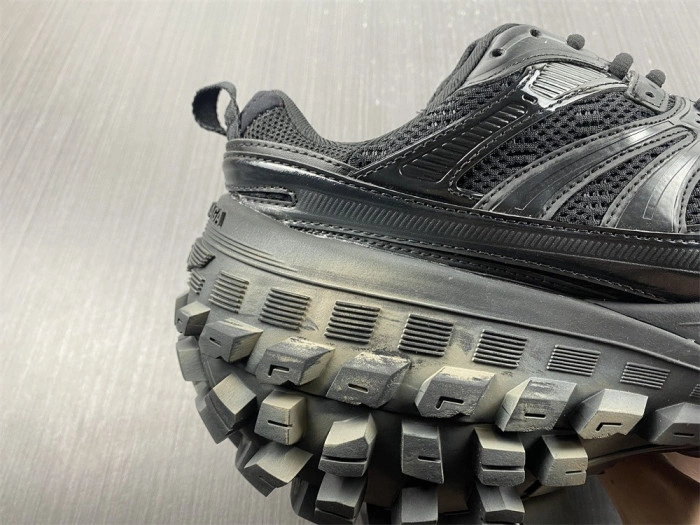 BALENCIAGA Defender