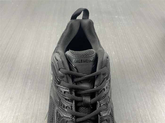 BALENCIAGA Defender