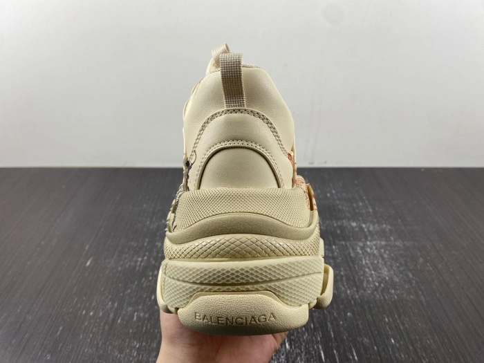 BLCG Sneaker Triple.s.Gomma Beige letters