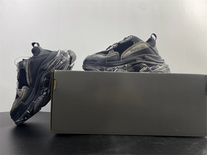 BLCG Sneaker Triple.s.Gomma Grey Black 524039 W03B5 9870