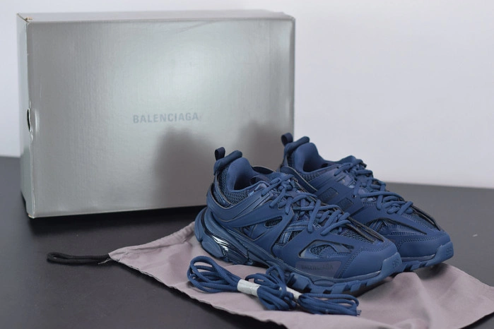 BLCG Track Trainer Dark Navy 542023 W2LA1 4107