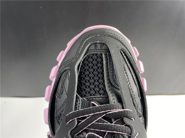 BLCG Track Trainer pink and black lighted 542023 W3AC1 1050