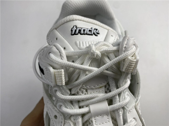 BLCG Track.2 white red black 568615 W2GN3 9610