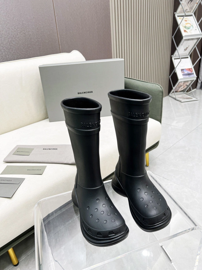 Balenciaga x Crocs Boot Black (W) 677388W1S8E1000