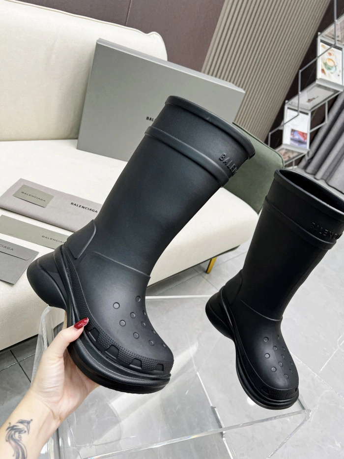 Balenciaga x Crocs Boot Black (W) 677388W1S8E1000
