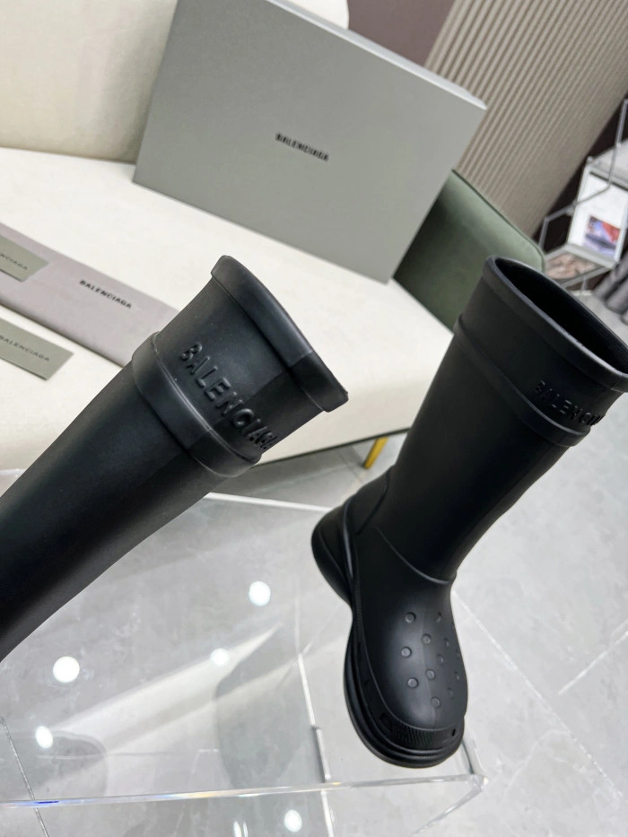 Balenciaga x Crocs Boot Black (W) 677388W1S8E1000