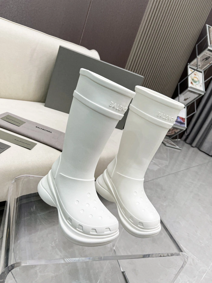 Balenciaga x Crocs Boot White (W) 677388W1S8E9000