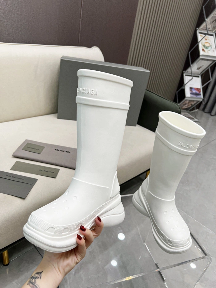 Balenciaga x Crocs Boot White (W) 677388W1S8E9000