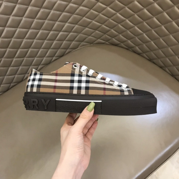 Burberry-Vintage Sneaker