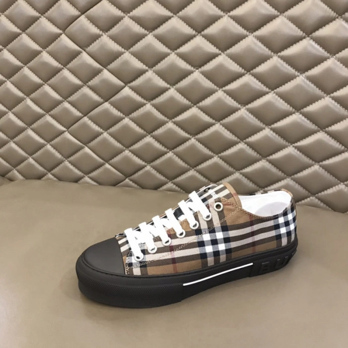 Burberry-Vintage Sneaker