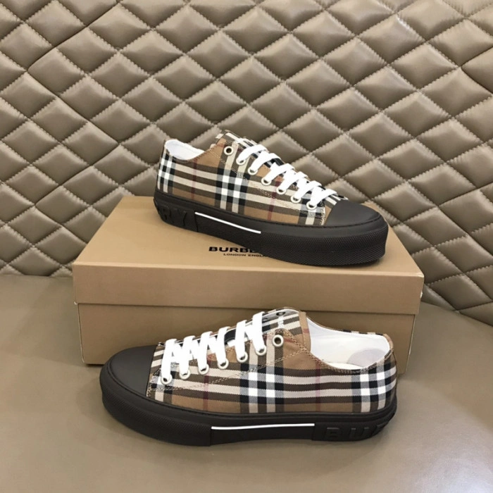Burberry-Vintage Sneaker