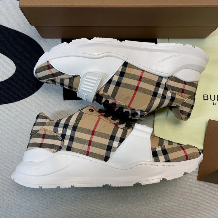 Burberry-Vintage Sneaker