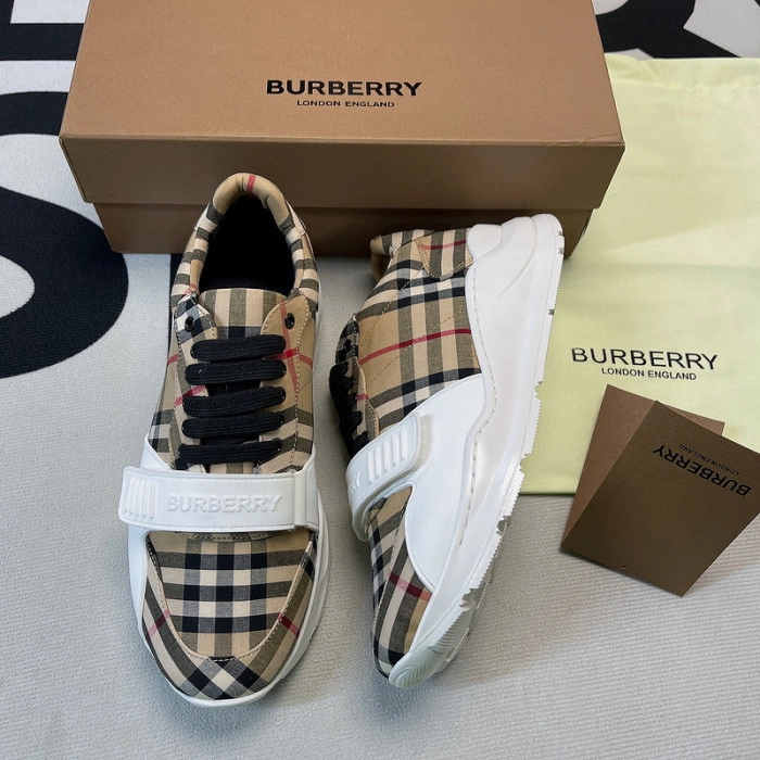 Burberry-Vintage Sneaker
