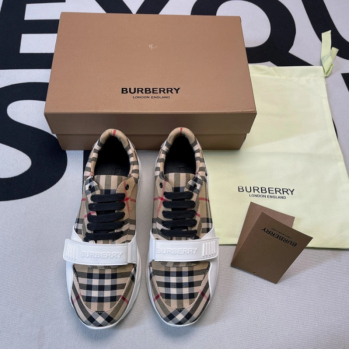 Burberry-Vintage Sneaker