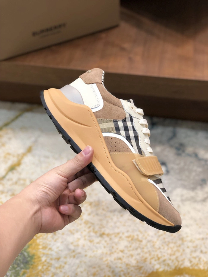Burberry-Vintage Sneaker