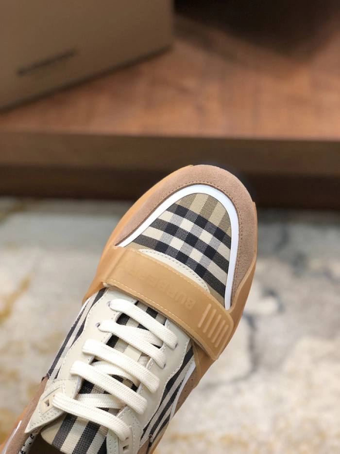 Burberry-Vintage Sneaker