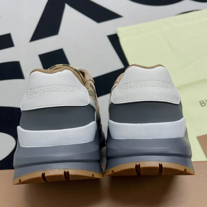 Burberry-Vintage Sneaker