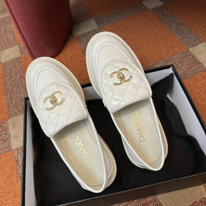 CH@NEL SNEAKERS