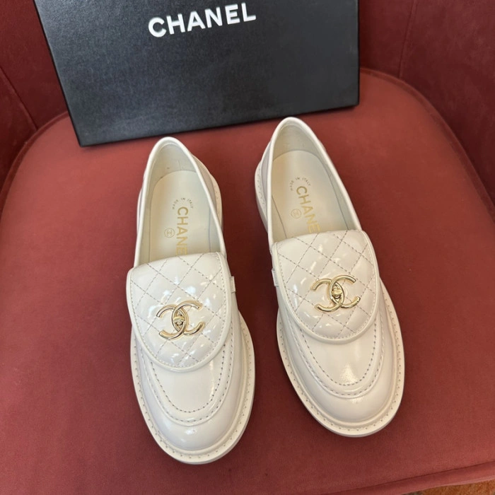 CH@NEL SNEAKERS
