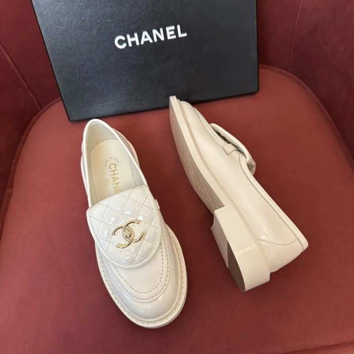 CH@NEL SNEAKERS