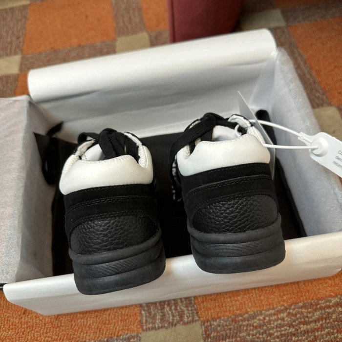CH@NEL SNEAKERS
