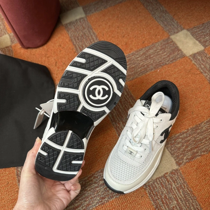 CH@NEL SNEAKERS