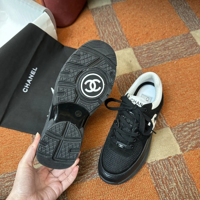 CH@NEL SNEAKERS