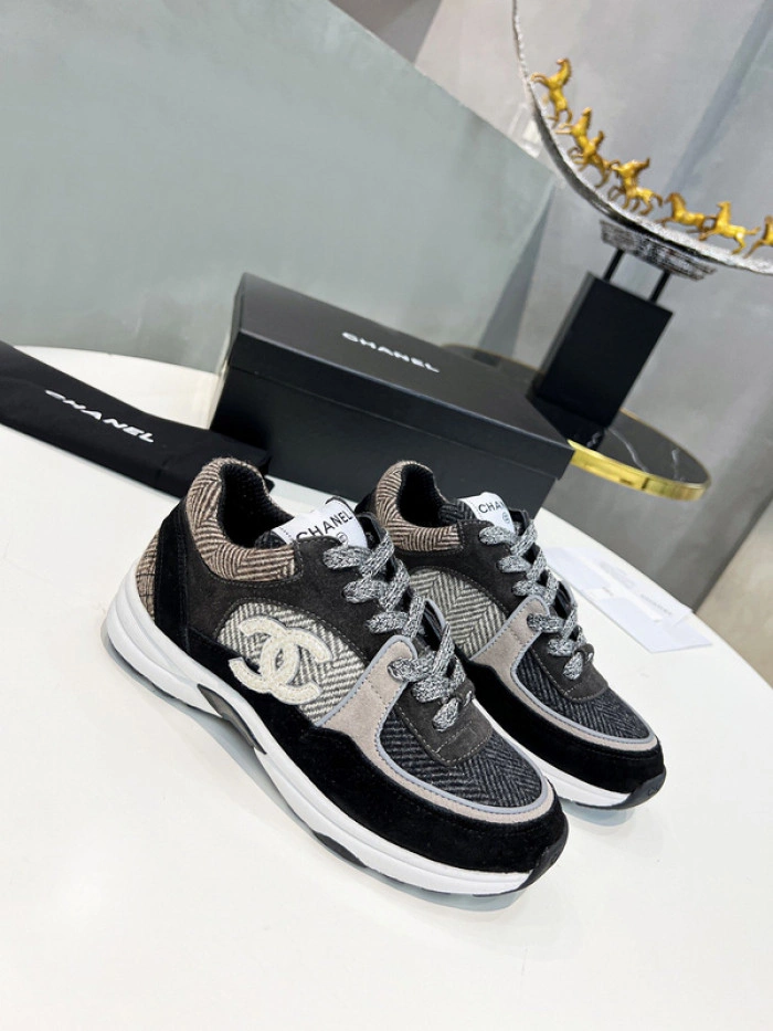 CH@NEL SNEAKERS