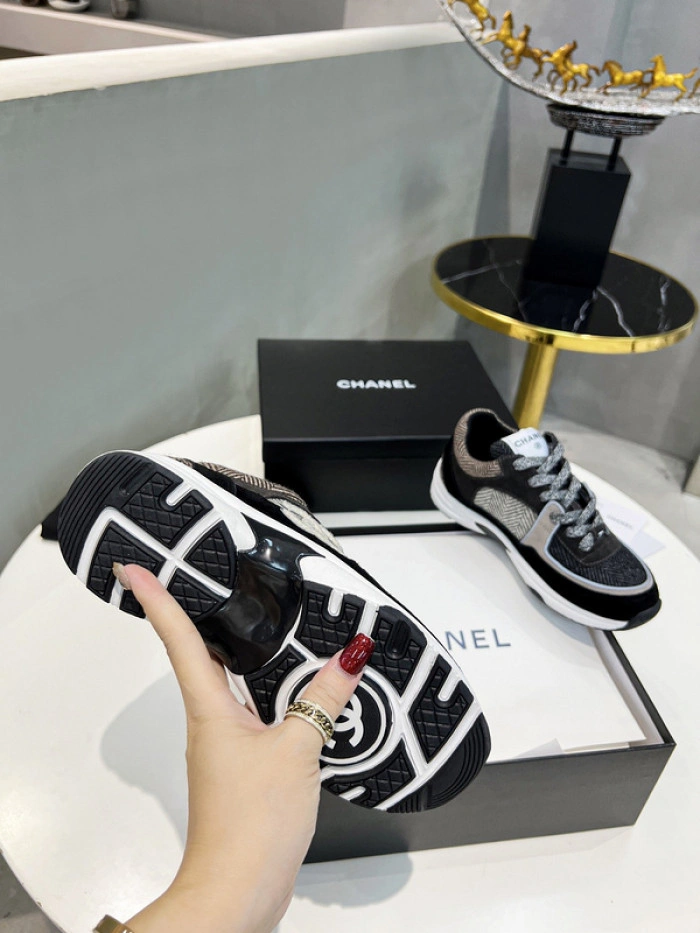 CH@NEL SNEAKERS