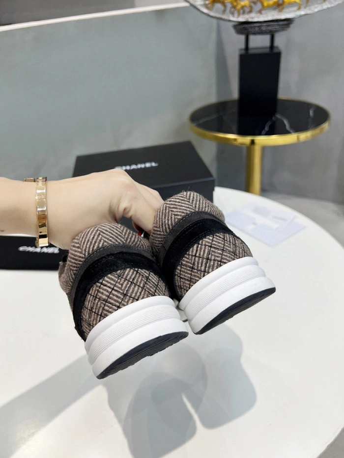CH@NEL SNEAKERS
