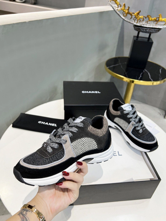 CH@NEL SNEAKERS