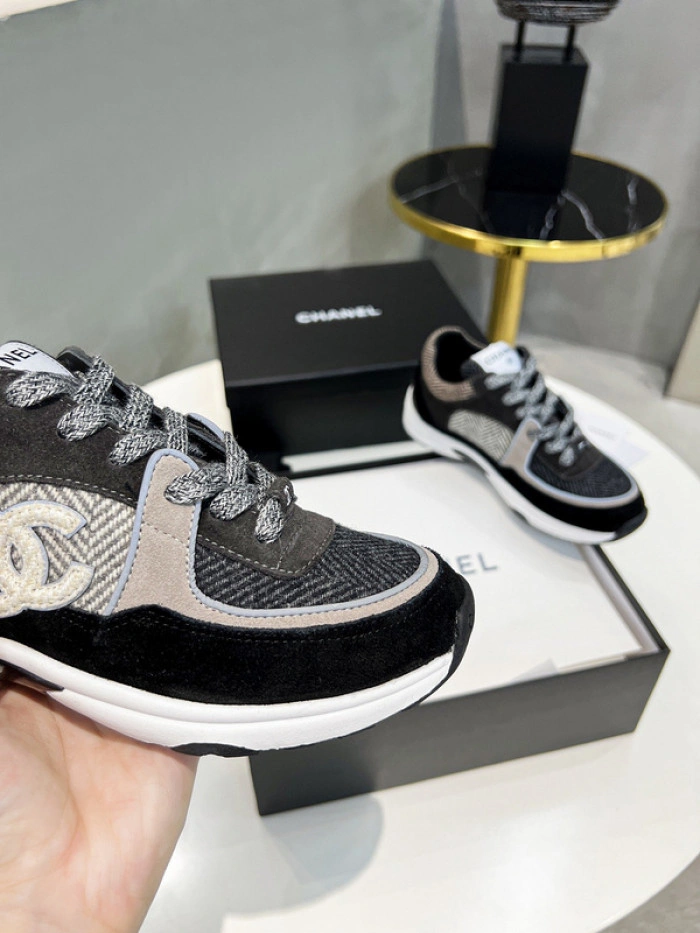 CH@NEL SNEAKERS
