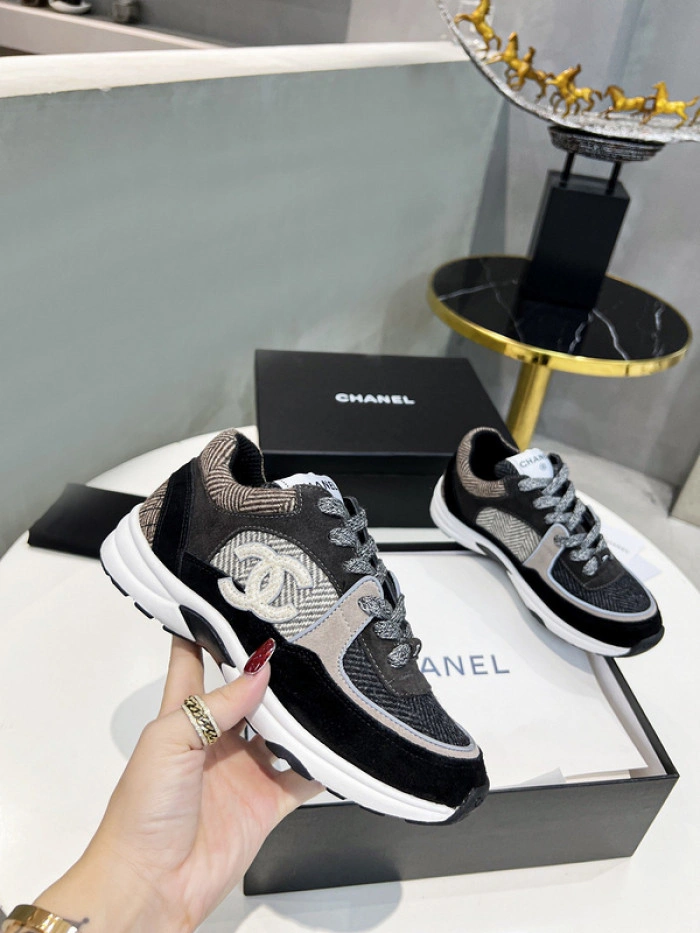 CH@NEL SNEAKERS
